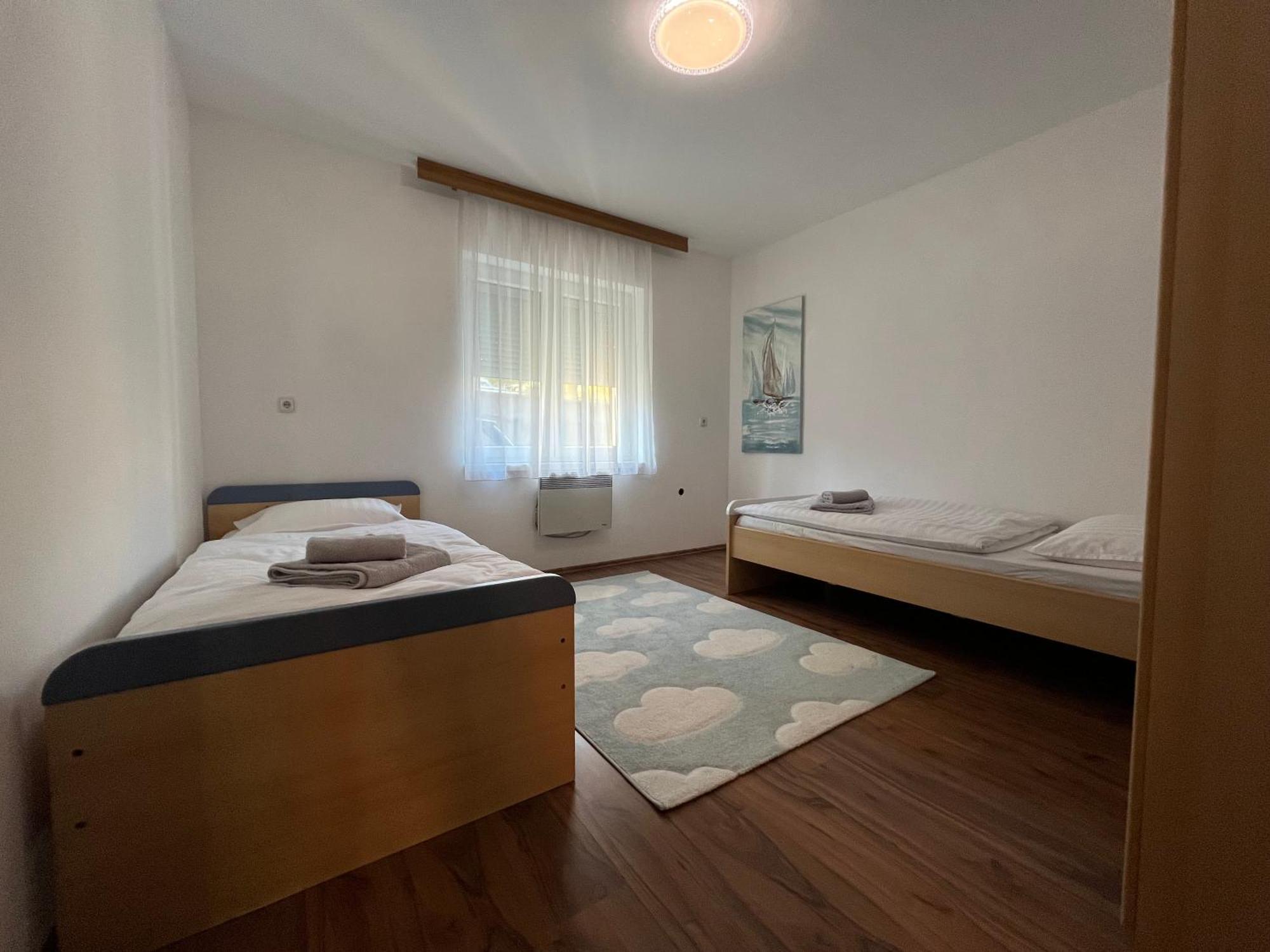Apartment Lucija "Pet Friendly" Crikvenica Exteriör bild